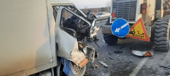 ДТП у низководного моста: пострадавшего вынимали спасатели ДТП у низководного моста: пострадавшего вынимали спасатели