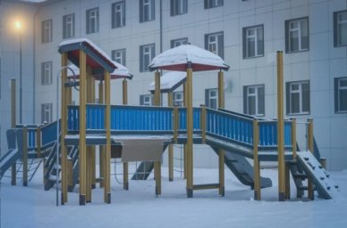 В пригородном селе Якутска Хатассы построили дополнительное здание средней школы В пригородном селе Якутска Хатассы построили дополнительное здание средней школы
