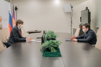 Сергей Кравцов и Андрей Чибис обсудили предложения по развитию образования в Мурманской области Сергей Кравцов и Андрей Чибис обсудили предложения по развитию образования в Мурманской области