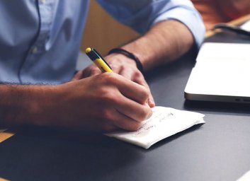 Владивостокский бизнес не ищет людей на стороне