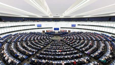 Европарламент предложил лишить Венгрию права голоса