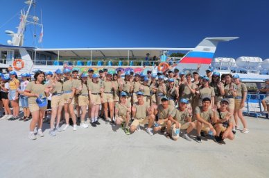 Дети из Херсонской и Запорожской областей участвуют в программах &laquo;Артека&raquo;