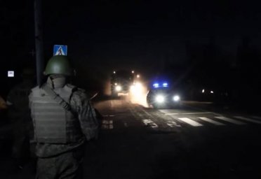 Рассчитывающие выйти с «Азовстали» боевики «Азова» просят не делать фото- и видеосъёмку их сдачи в п Рассчитывающие выйти с «Азовстали» боевики «Азова» просят не делать фото- и видеосъёмку их сдачи в п