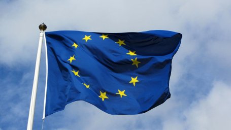 России придётся взять под своё крыло половину Европы &mdash; эксперт