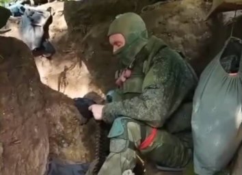 «Я узнал, что у меня есть огромная семья»: Российский морпех готовится к бою под Авдеевкой под стихо «Я узнал, что у меня есть огромная семья»: Российский морпех готовится к бою под Авдеевкой под стихо