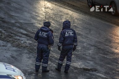 КАМАЗ и "Кадиллак" столкнулись в ДТП во Владивостоке