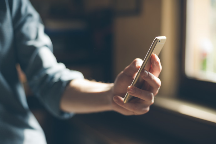 Tele2 и &laquo;Связной&raquo; продвигают eSIM
