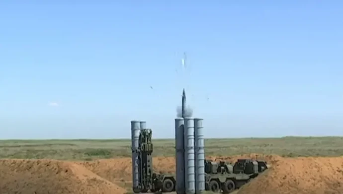 Власти Греции категорически отрицают намерение передать Украине ЗРК С-300, о чем ранее сообщали СМИ
