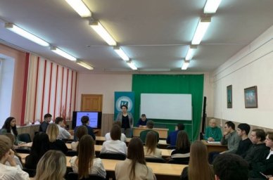 В Калужской области полицейские провели серию лекций по профилактике экстремизма в учебных заведения