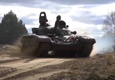 В сети обсуждается стрельба из танка в упор по военнослужащим украинского батальона на блокпосту