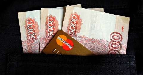 Банки назвали причины лишения россиян кешбэка