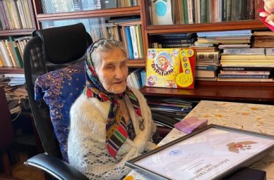 Сергей Кравцов поздравил со 100-летним юбилеем учителя из Костромской области Валентину Секованову