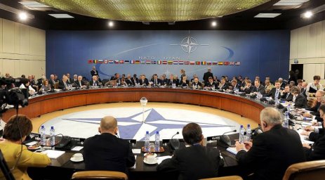 В НАТО звучат призывы увеличить производство вооружения и военное присутствие на восточном фланге В НАТО звучат призывы увеличить производство вооружения и военное присутствие на восточном фланге