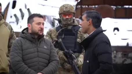 Сегодня в Киеве премьер-министр Великобритании первым среди западных лидеров подпишет &laquo;гарантии безо