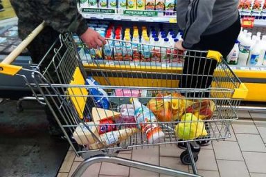 Из-за чего россияне переплачивают половину стоимости всех продуктов