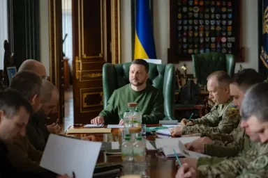 Зеленский провёл заседание ставки, на котором заявил о скором &laquo;выравнивании ситуации&raquo; на фронте с уч
