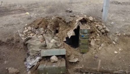 Бойцы НМ ДНР вошли в окопы и блиндажи ВСУ и нацбатов в районе Марьинки Бойцы НМ ДНР вошли в окопы и блиндажи ВСУ и нацбатов в районе Марьинки