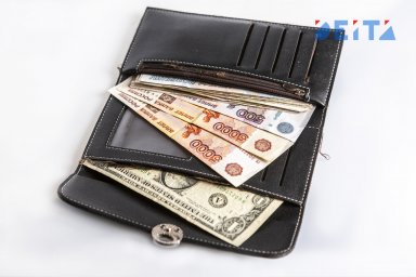 Повторяется 2008: россияне снимают валюту с депозитов