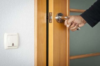 Коснётся всех россиян с жилплощадью: новые жёсткие правила вводят для владельцев квартир Коснётся всех россиян с жилплощадью: новые жёсткие правила вводят для владельцев квартир