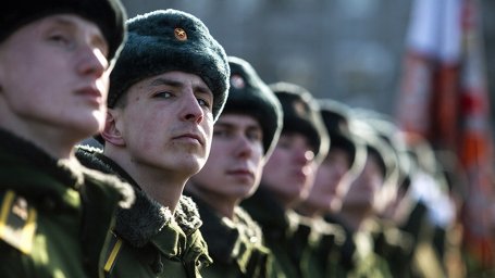 Солдатам и курсантам хотят дать отсрочку по кредитам